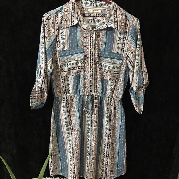 HOSTPICK Gorgeous chest pocket slip like shirt dress - Picture 2 of 8